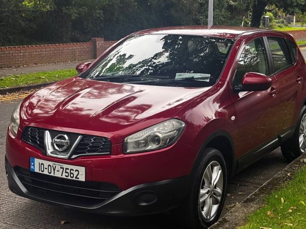 Nissan Qashqai Hatchback, Diesel, 2010, Red