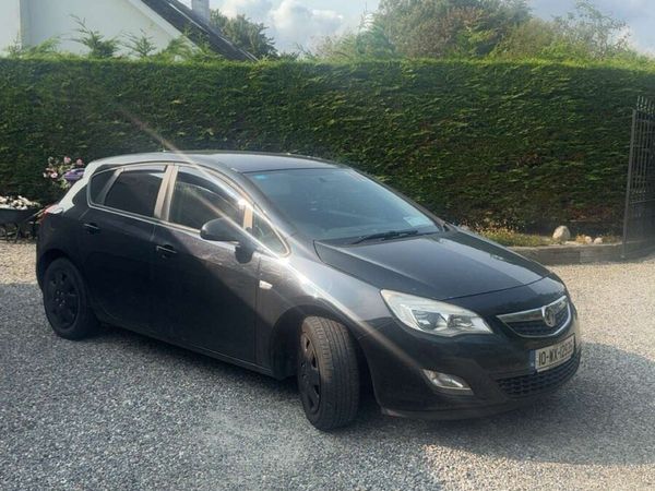 Vauxhall Astra Hatchback, Petrol, 2010, Black