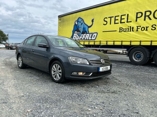 Volkswagen Passat Saloon, Diesel, 2011, Grey