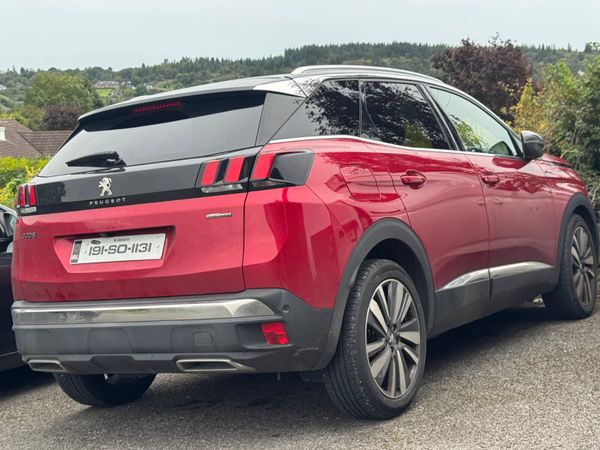 Peugeot 3008 Hatchback, Petrol, 2019, Red