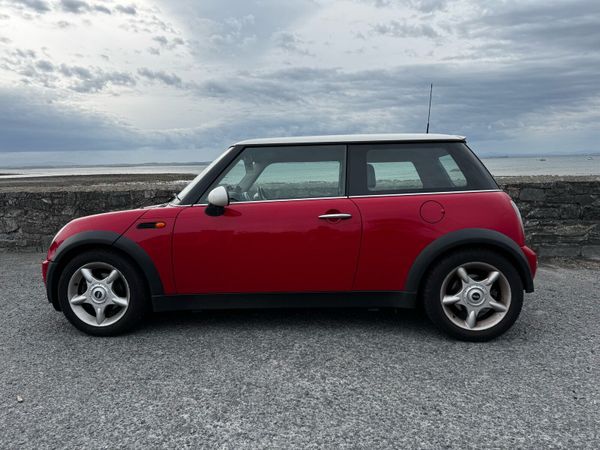 Mini Cooper Hatchback, Petrol, 2004, Red