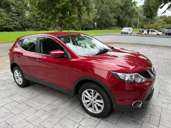 Nissan Qashqai SUV, Diesel, 2017, Red