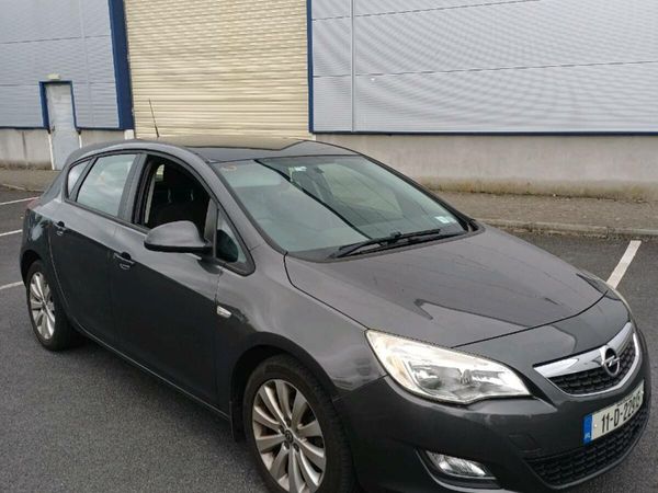 Opel Astra Hatchback, Diesel, 2011, Grey