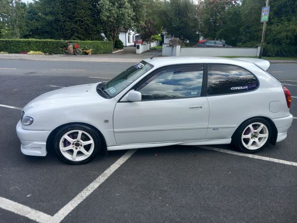 Toyota Corolla Hatchback, Petrol, 1998, White
