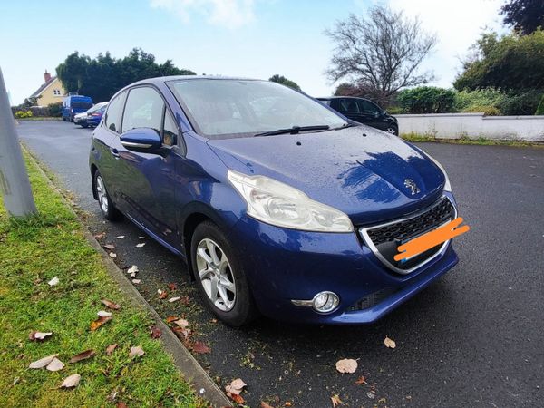 Peugeot 208 Hatchback, Petrol, 2014, Blue
