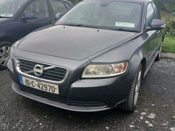 Volvo S40 Saloon, Diesel, 2010, Grey
