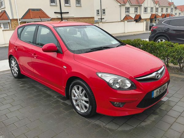 Hyundai i30 Hatchback, Diesel, 2011, Red