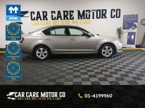 Skoda Octavia Saloon, Diesel, 2019, Grey