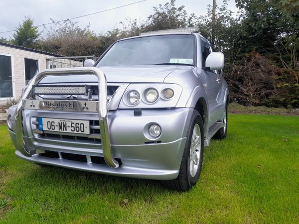 Mitsubishi Pajero SUV, Diesel, 2006, Silver