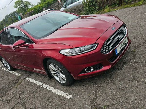 Ford Mondeo Hatchback, Diesel, 2017, Red