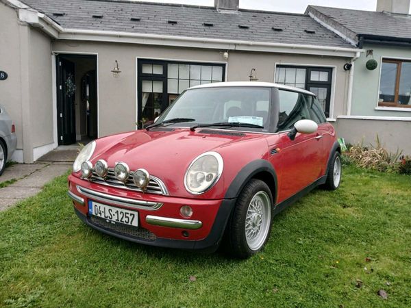 Mini Cooper Hatchback, Petrol, 2004, Red
