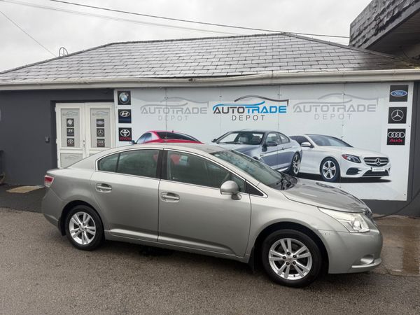 Toyota Avensis Saloon, Petrol, 2011, Grey