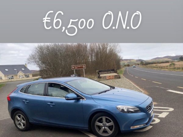 Volvo V40 Hatchback, Diesel, 2015, Blue