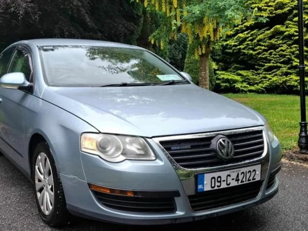 Volkswagen Passat Saloon, Diesel, 2009, Blue