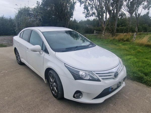 Toyota Avensis Saloon, Diesel, 2012, White