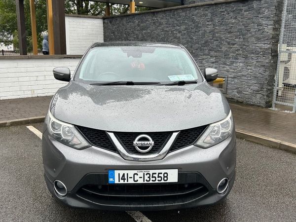 Nissan Qashqai Hatchback, Diesel, 2014, Grey