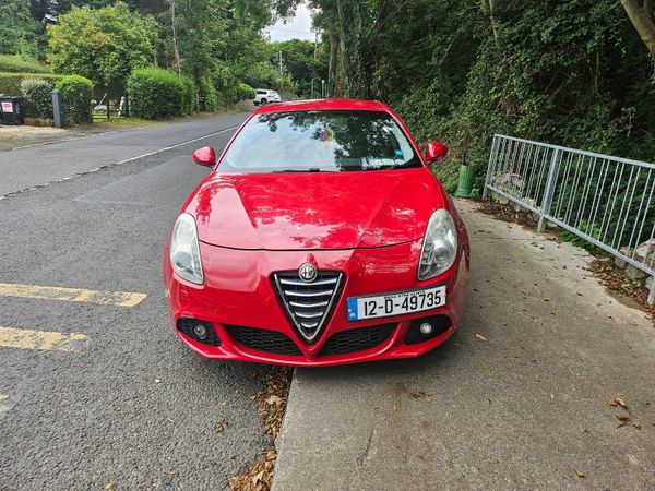 Alfa Romeo Giulietta Hatchback, Diesel, 2012, Red