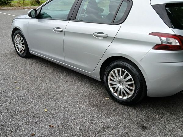 Peugeot 308 Hatchback, Diesel, 2015, Grey