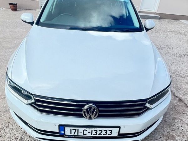 Volkswagen Passat Saloon, Diesel, 2017, White