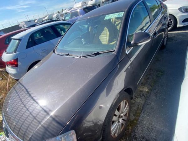 Volkswagen Passat Saloon, Petrol, 2008, Brown