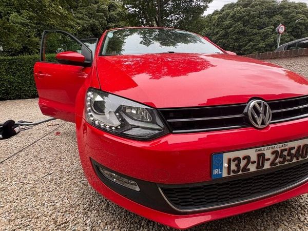 Volkswagen Polo Hatchback, Petrol, 2013, Red