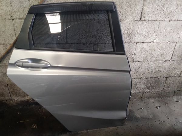 Honda Shuttle MPV, Petrol Hybrid, 2019, Silver