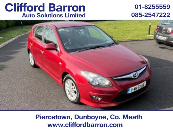 Hyundai i30 Hatchback, Petrol, 2011, Red