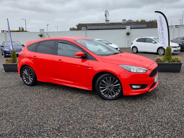 Ford Focus Hatchback, Diesel, 2017, Red