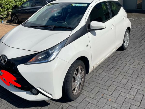 Toyota Aygo Hatchback, Petrol, 2018, White