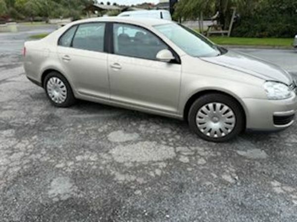 Volkswagen Jetta Saloon, Petrol, 2007, Beige