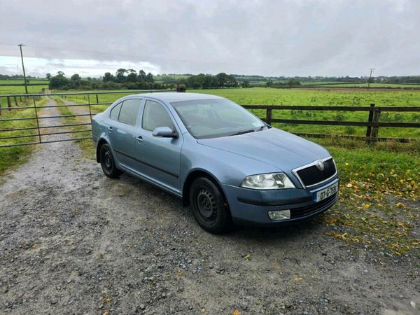 Skoda Octavia Hatchback, Petrol, 2007, Grey
