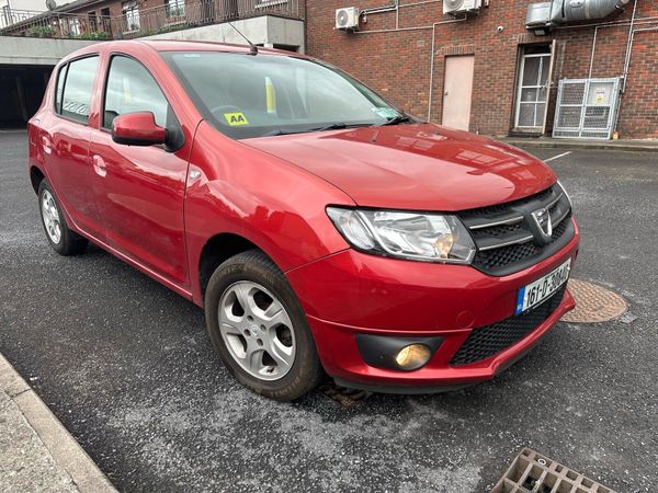 Dacia Sandero Hatchback, Petrol, 2016, Red