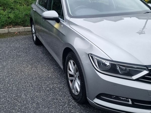 Volkswagen Passat Saloon, Diesel, 2015, Silver