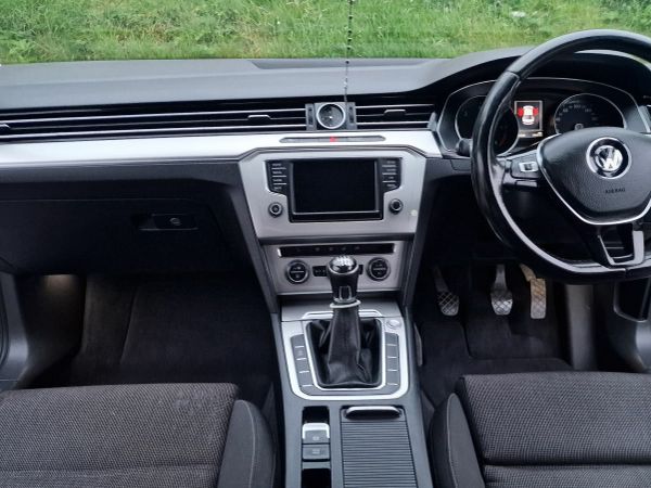 Volkswagen Passat Saloon, Diesel, 2015, Silver