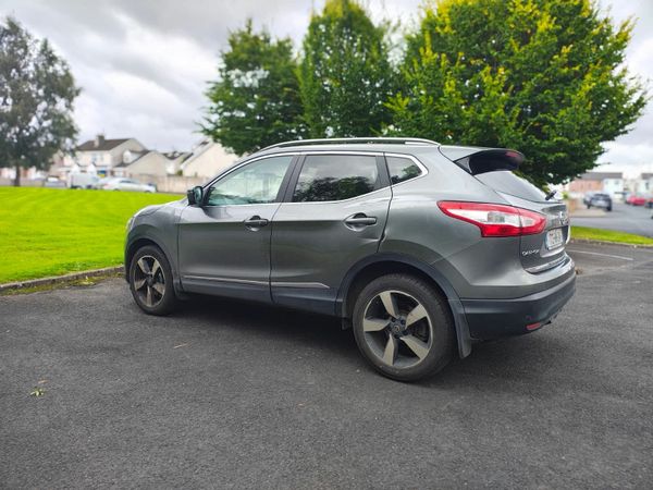 Nissan Qashqai SUV, Diesel, 2017, Grey