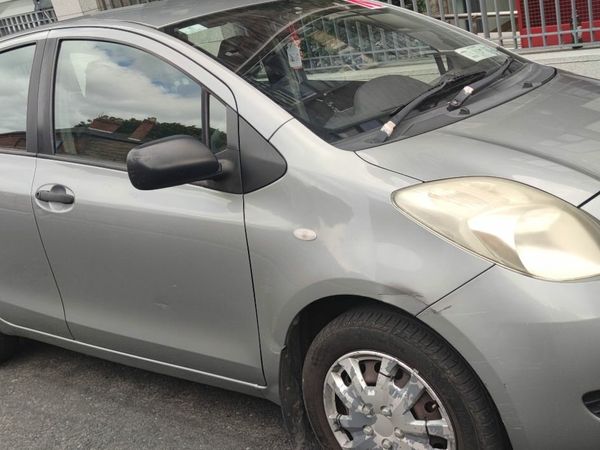 Toyota Yaris Hatchback, Petrol, 2006, Silver