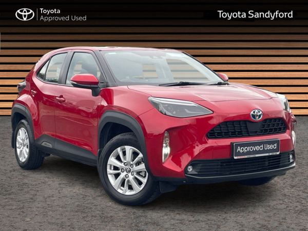 Toyota Yaris Cross Hatchback, Petrol Hybrid, 2022, Red
