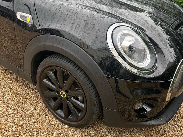 Mini Cooper Hatchback, Electric, 2021, Black