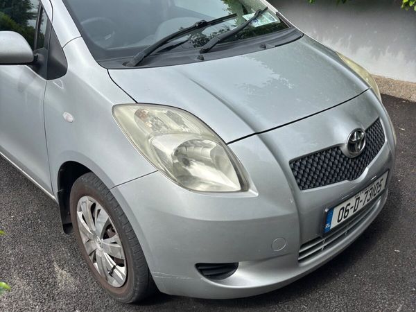 Toyota Yaris Hatchback, Petrol, 2006, Silver