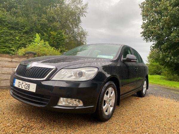 Skoda Octavia Saloon, Diesel, 2012, Black