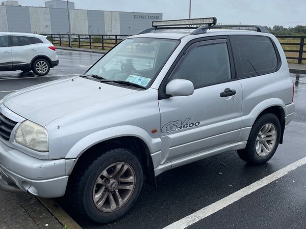 Suzuki Grand Vitara SUV, Petrol, 2005, Silver