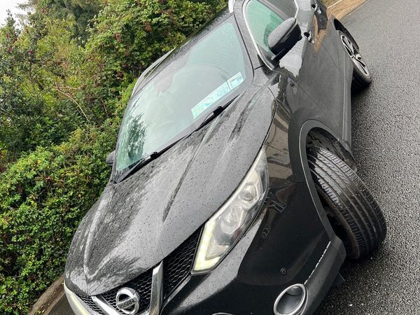 Nissan Qashqai Hatchback, Diesel, 2015, Black