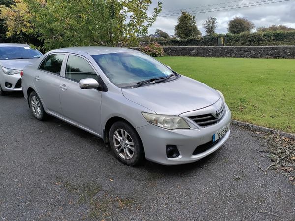Toyota Corolla Saloon, Diesel, 2012, Silver