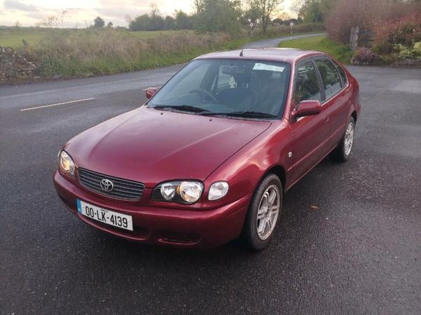 Toyota Corolla Hatchback, Petrol, 2000, Red