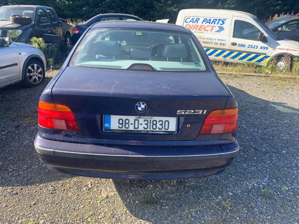 BMW 5-Series Saloon, Petrol, 1998, Blue