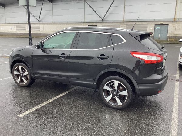 Nissan Qashqai Hatchback, Petrol, 2015, Black