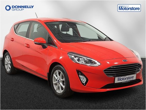 Ford Fiesta Hatchback, Petrol, 2017, Red