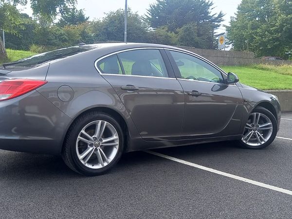 Vauxhall Insignia Hatchback, Diesel, 2011, Grey