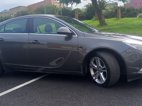 Vauxhall Insignia Hatchback, Diesel, 2011, Grey