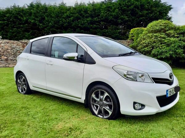 Toyota Yaris Hatchback, Petrol, 2013, White